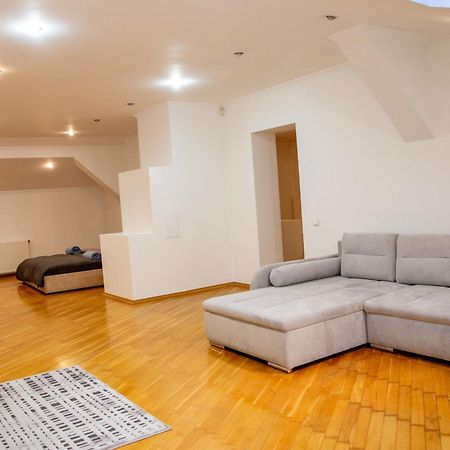 Apartment Kostyushka Lviv Bagian luar foto