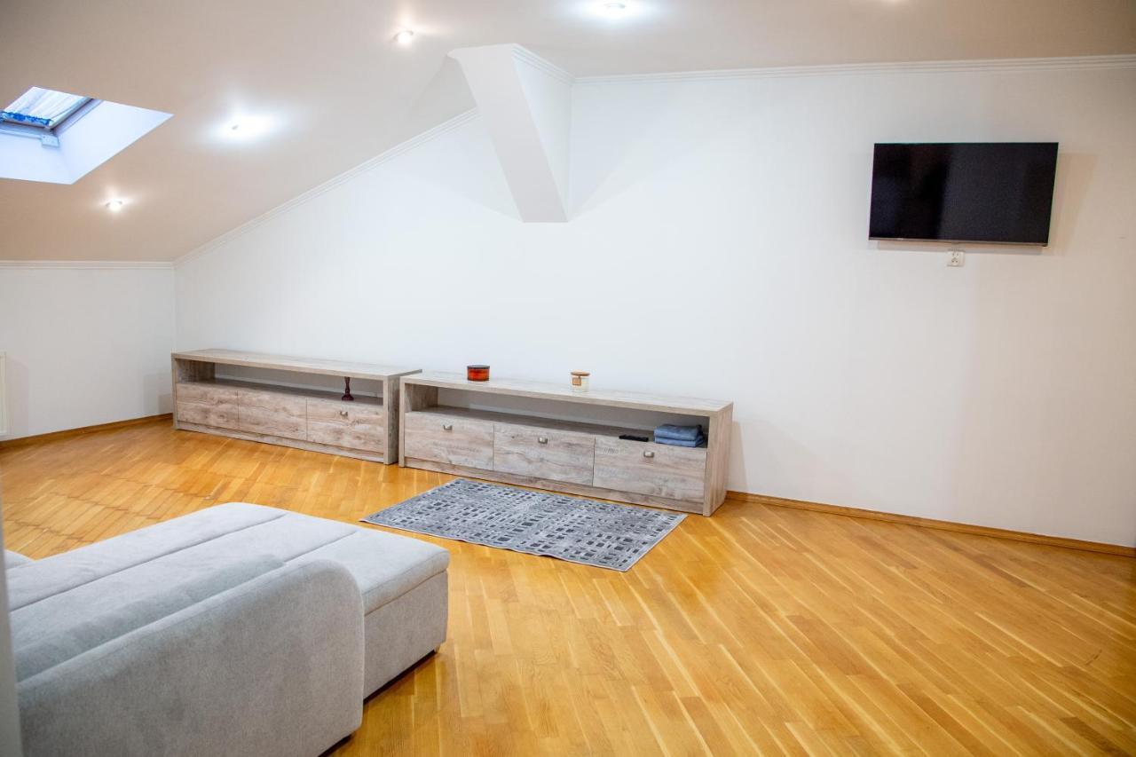 Apartment Kostyushka Lviv Bagian luar foto