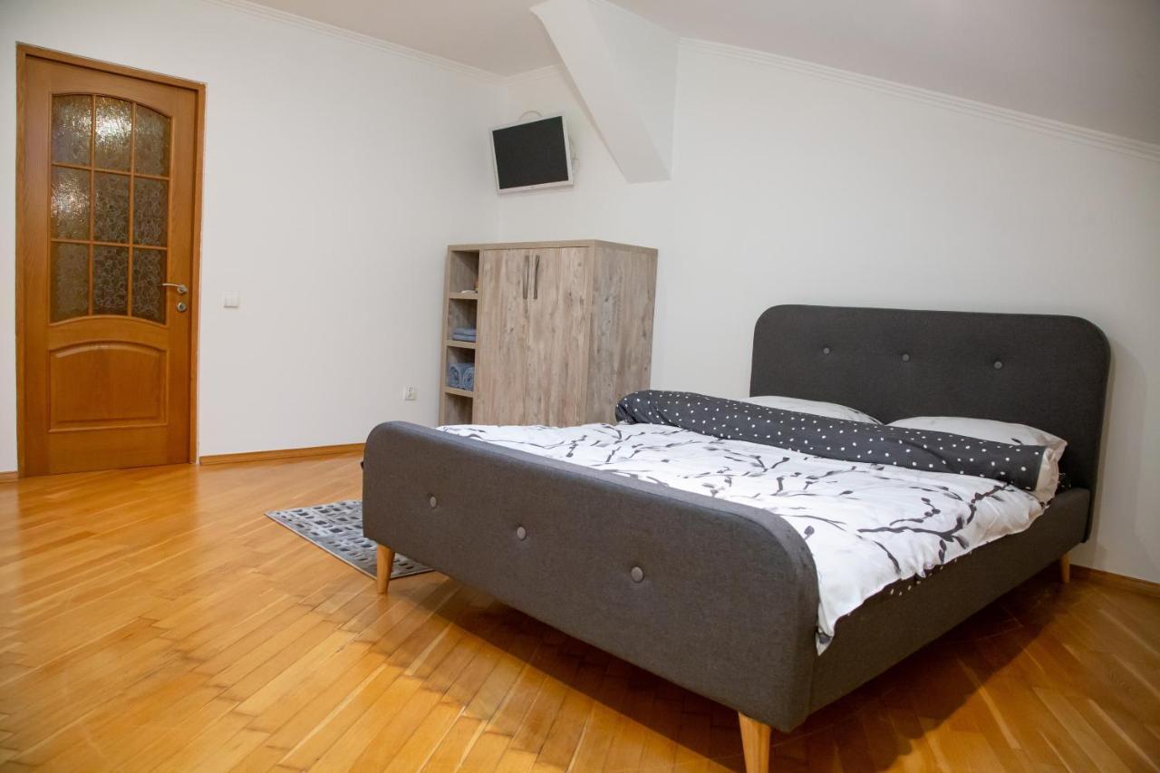 Apartment Kostyushka Lviv Bagian luar foto
