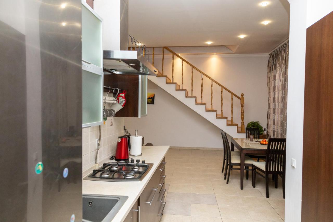 Apartment Kostyushka Lviv Bagian luar foto