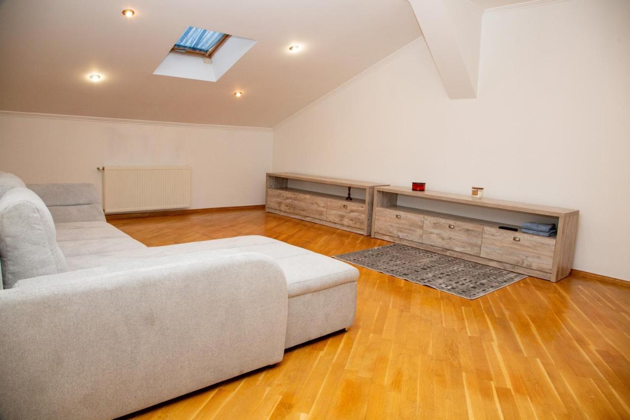 Apartment Kostyushka Lviv Bagian luar foto